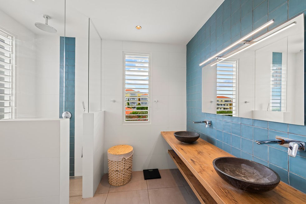 luxurious-3-bedroom-penthouse-for-sale-on-blue-bay-curacao-4-1000x666.jpg