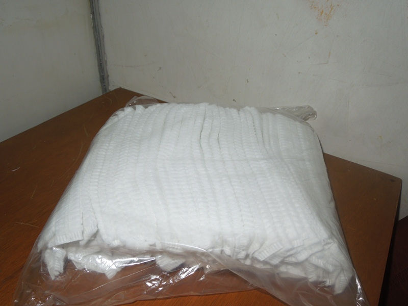 PAQUETE DE GORRO TIPO ORUGA COLOR BLANCO