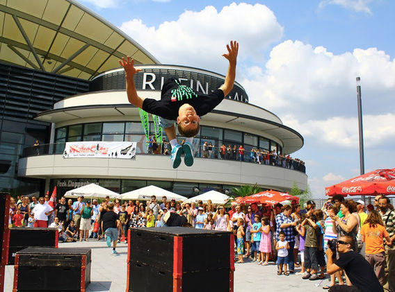 backflip-von-obstacle-bei-show.jpg