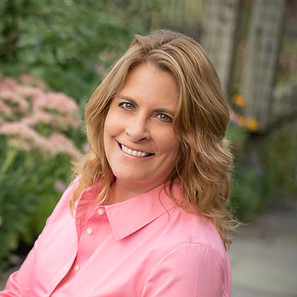 Joanne McHugh Headshot.jpg