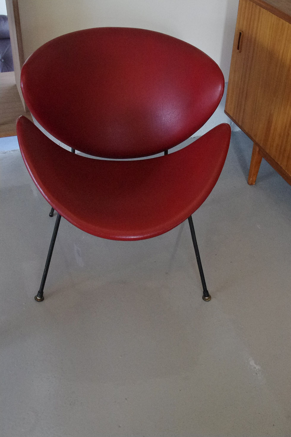 Thumbnail: Lip Chair