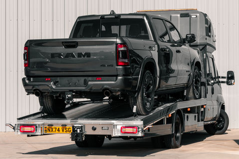 Beaver tail car transporter