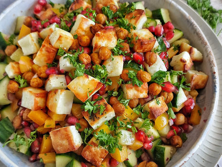Crunchy Kichererbsen Halloumi Salat