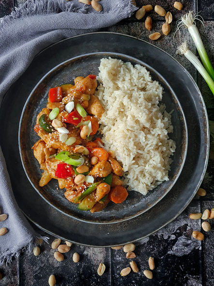 Erdnuss-Hähnchen mit Gemüse