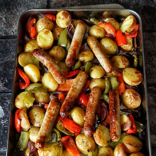 Ofengemüse mit Bratwurst