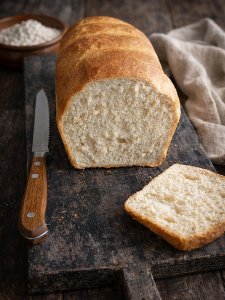 Dinkel Toastbrot selber backen – fluffig, einfach & richtig schön geformt!