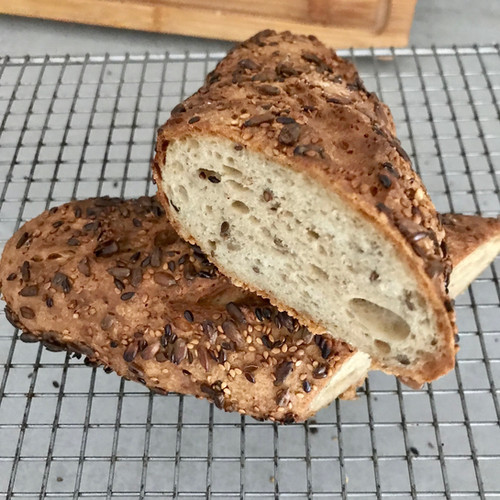 Körnerbaguette glutenfrei | flourrebels Körnerbaguette glutenfrei | flourrebels