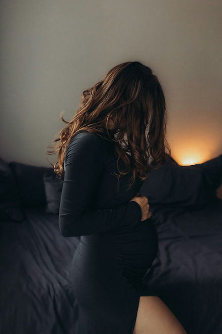 schwanger pregnant ana-curcan-qp6UE-F00b4-unsplash.jpg