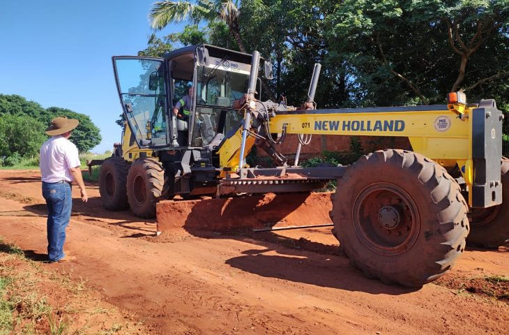 O Governo de Mato Grosso do Sul firmou contrato no valor de R$ 1,4 milhão para a pavimentação asfáltica e drenagem de águas pluviais no distrito de Ipezal, distante a 35 quilômetros do município de Angélica.