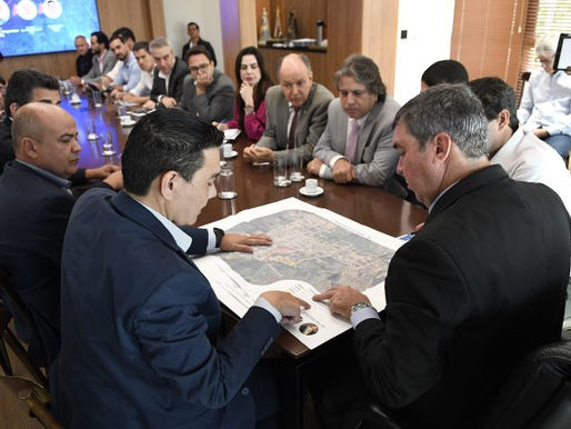 Em consenso com representantes da Câmara de Vereadores, da Prefeitura Municipal, Governo do Estado e de parlamentares das bancadas estadual e federal, o município de Rio Negro, localizado na região Centro-Norte, garantiu recursos, dentro do Programa MS Ativo Municipalismo, para a conclusão de 100% de pavimentação asfáltica e drenagem, além de praticamente alcançar a universalização do saneamento.