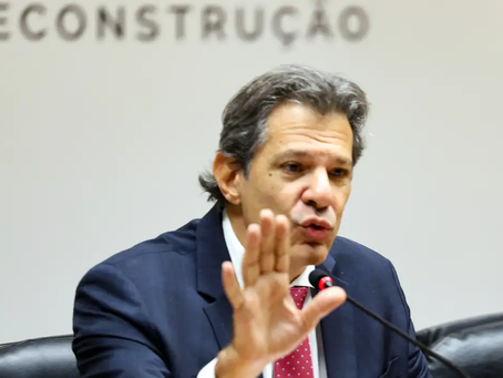 Em entrevista à Rádio CBN, o ministro afirmou que o governo brasileiro não vai deixar a mesa de negociação, mas não descarta que o tarifaço sobre os produtos brasileiros possa mesmo ter início a partir do dia 1º de agosto.