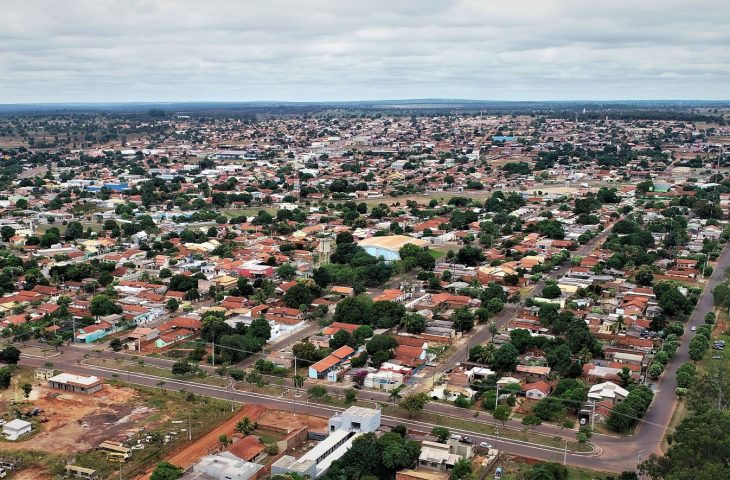 O município de Ribas do Rio Pardo, que desponta como um dos principais cenários de crescimento econômico da região Centro-Oeste, irá receber obras e serviços importantes. A Agência Estadual de Gestão de Empreendimentos (Agesul) homologou nesta semana o resultado da concorrência pública que garante a segunda etapa das obras de infraestrutura urbana no acesso ao polo industrial da cidade.vvvv
