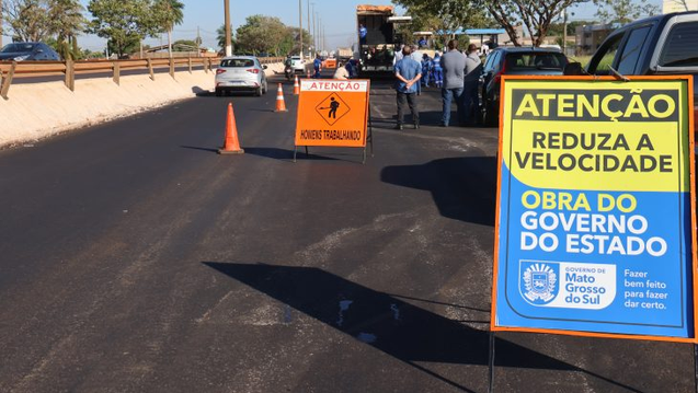 A Agência Estadual de Gestão de Empreendimentos (Agesul) divulgou semana passada três novos avisos de licitação com foco em infraestrutura no município de Campo Grande. Os certames, no valor total estimado de R$ 752.523,58, abrangem desde reformas estruturais até a contratação de estudos ambientais para futura implantação de centro de pesquisa.