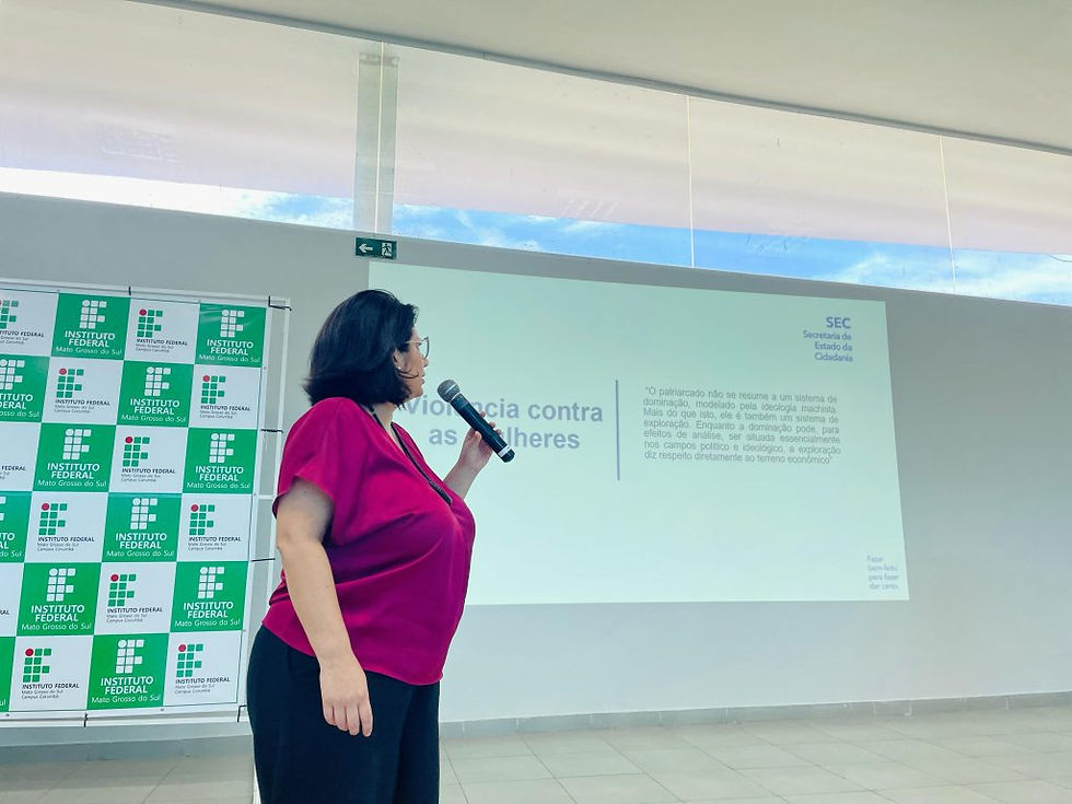 Subsecretária para Mulheres, Manuela Nicodemos Bailosa ministrou formação na fronteira entre os dias 21 e 22 de fevereiro. (Foto: Matheus Carvalho/SEC)