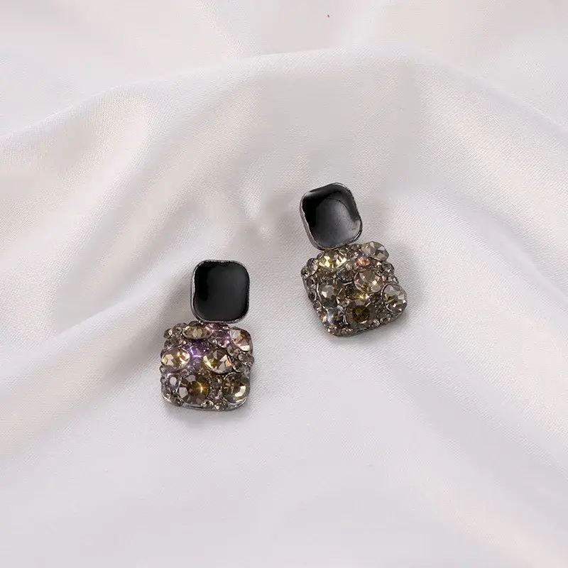 Miniature : Boucles d'oreilles carrées en strass