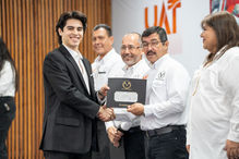 La UAT reconoce la excelencia académica otorgando más de 600 becas y estímulos educativos.