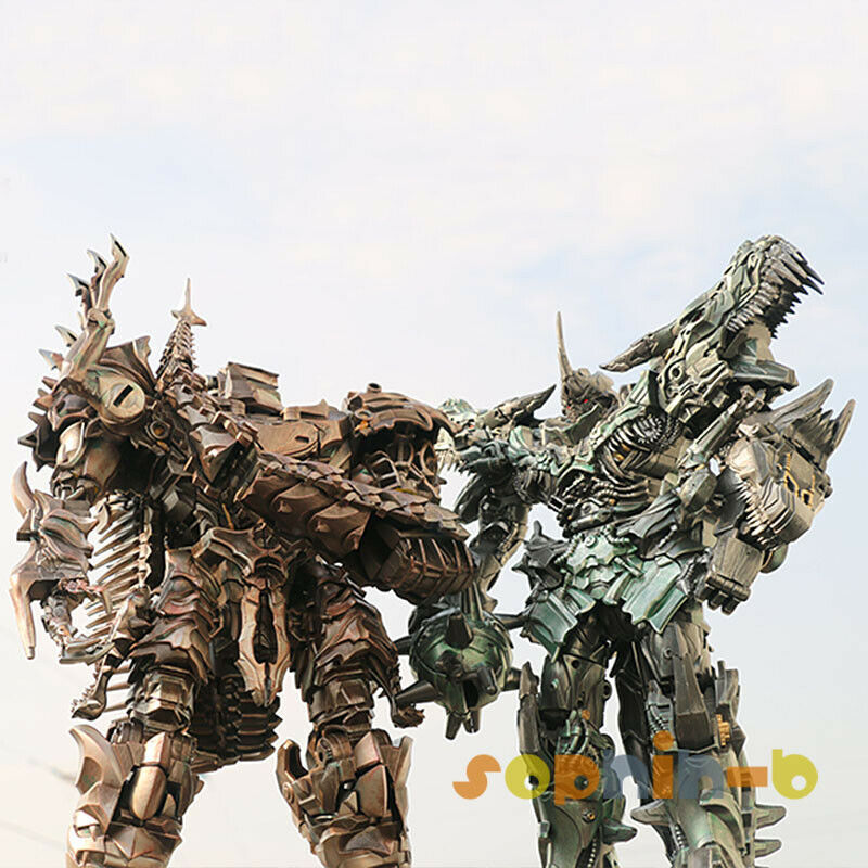 Thumbnail: Transformed Scorn Collection Figure