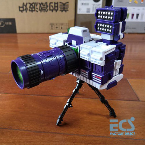 Thumbnail: Reflector Complete Camera Squad Collection Figure