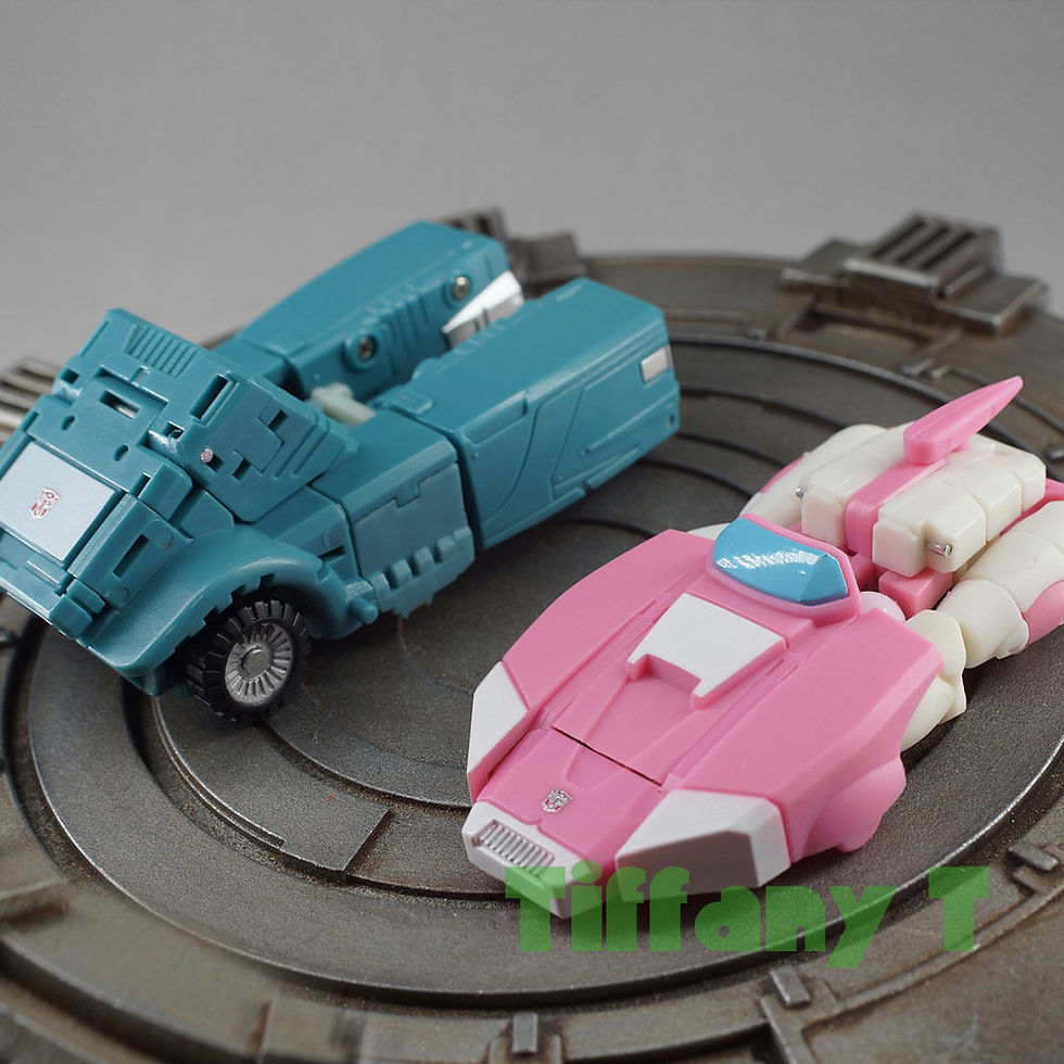 Thumbnail: Arcee Leah / Toufold Collection Figure