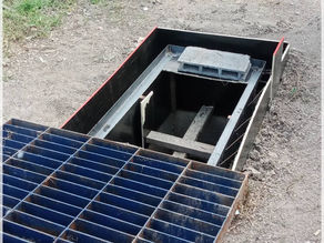 กองช่าง องค์การบริหารส่วนตำบลดงมะรุม ได้ดำเนินการเทคอนกรีต บล๊อคฝาท่อ หมู่ที่ ๑๒ บ้านเนินมะกอก