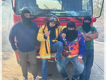 ฝ่ายป้องกัน องค์การบริหารส่วนตำบลดงมะรุม ได้ออกระงับเหตุไฟไหม้ป่าหญ้าข้างบ้านเรือนประชาชน หมู่ที ๗ บ้านโชคอำนวย