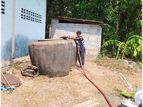 ฝ่ายป้องกันฯ บริการน้ำเพื่อการอุปโภคบริโภคให้กับประชาชน หมู่ที่ ๕ และหมู่ที่ ๖ บ้านตะกุดหว้า