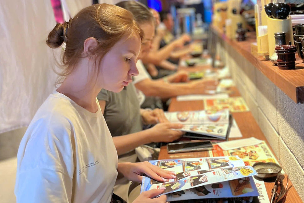 Izakaya Omoide Yokocho nằm tại hẻm nhậu Tokyo giữa lòng Quận 1