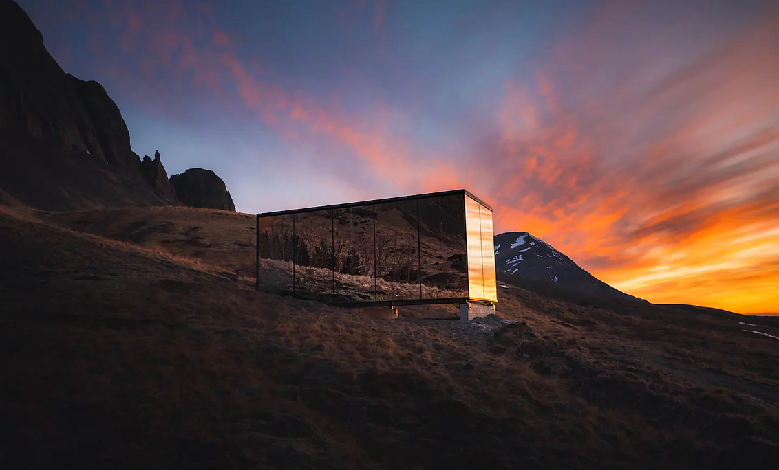 Copy of ÖÖD Möön Mirror House - Iceland. Photographer Alex Michael Green (2).png