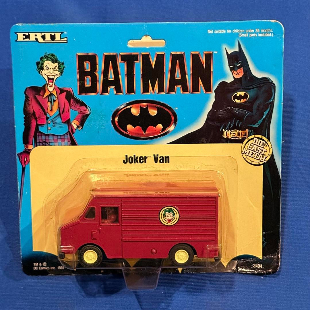 ERTL Batman Joker Van #T232
