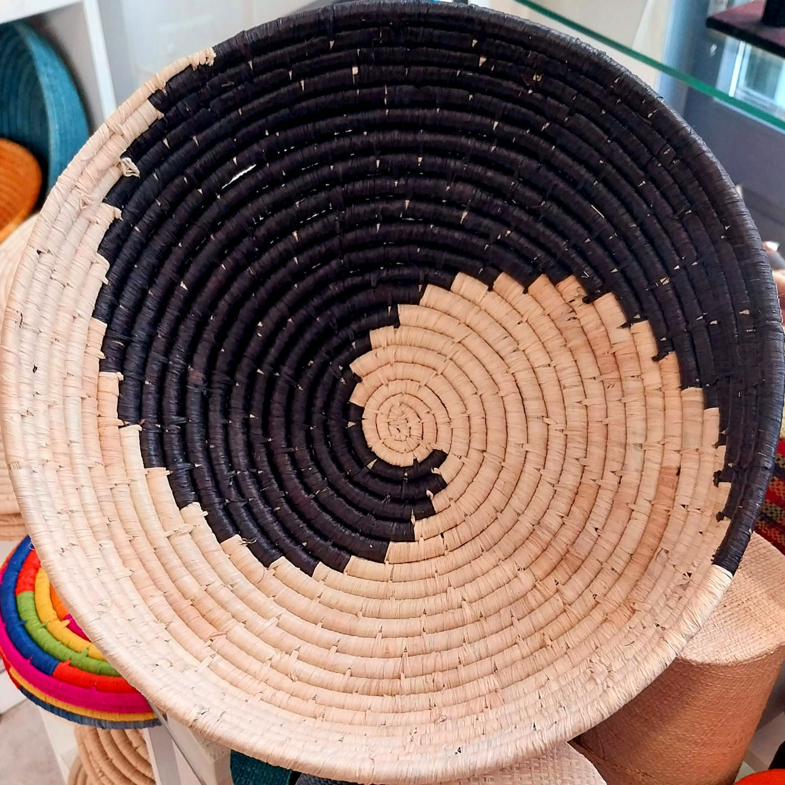 Corbeille en Raphia Noire nature