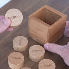 Puzzle de seis fichas en una caja