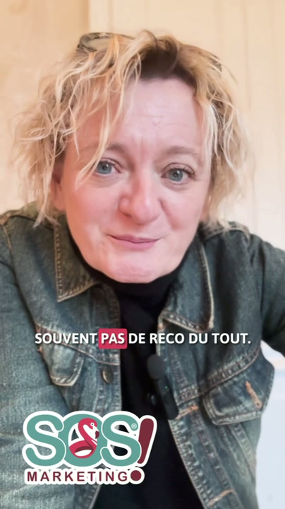Maureen face caméra dans une vidéo SOS MARKETING sur les recommandations.