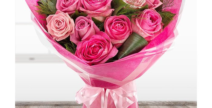 PINK FLAMINGO ROSE BOUQUET