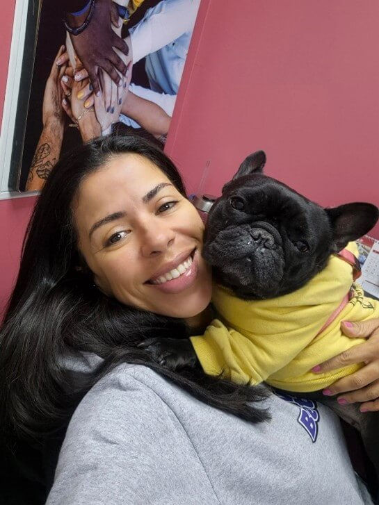 Elen Cruz com seu pet