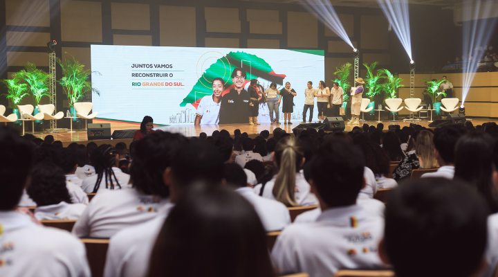 Jovens beneficiados pelo programa