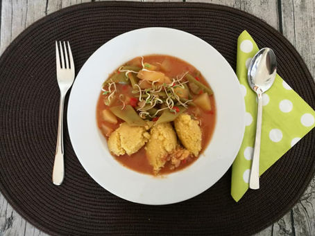 Strangerlgulasch mit Polentanockerl und frischen Sprossen - BASENÜBERSCHÜSSIGE ERNÄHRUNG