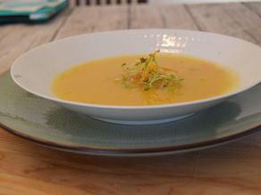 KÜRBIS-KARFIOL-SUPPE mit ORANGE