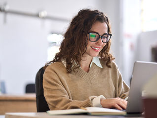 5 Everyday AI Prompts for Busy Human Service Professionals (And Where AI Reaches Its Limit)