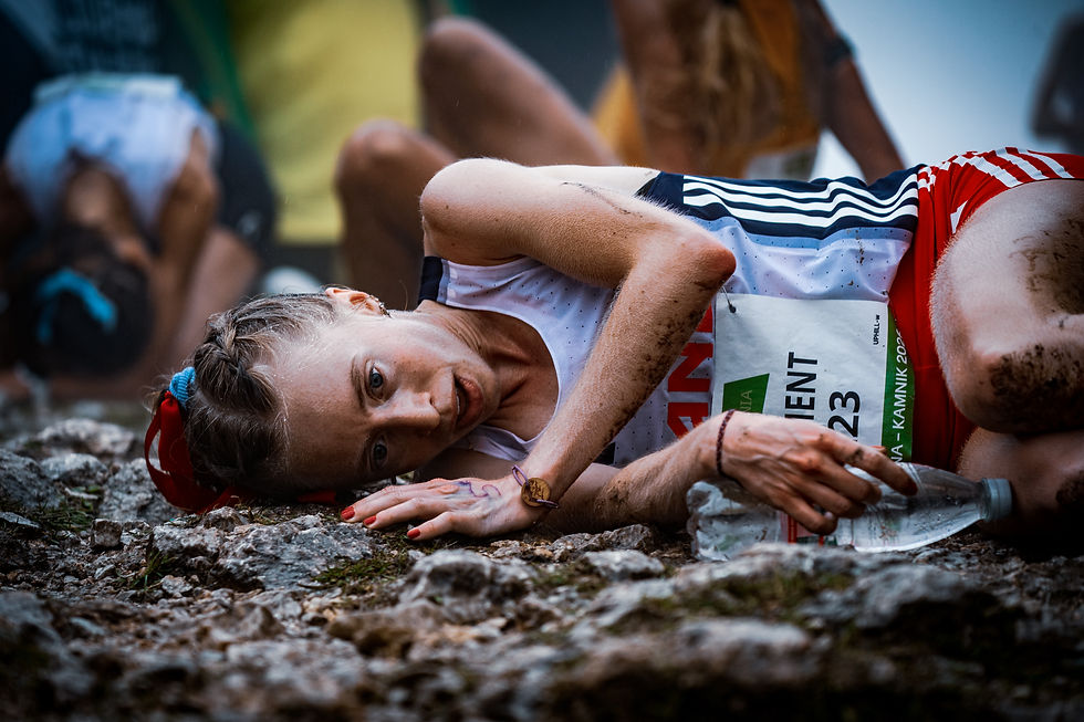 ragazza stanca post corsa