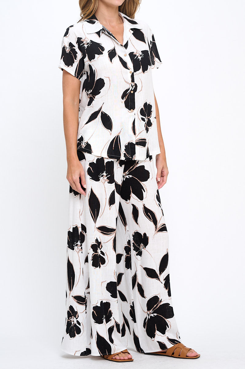 Thumbnail: Floral Print V neck Short Sleeve Top with Collar and Buttons