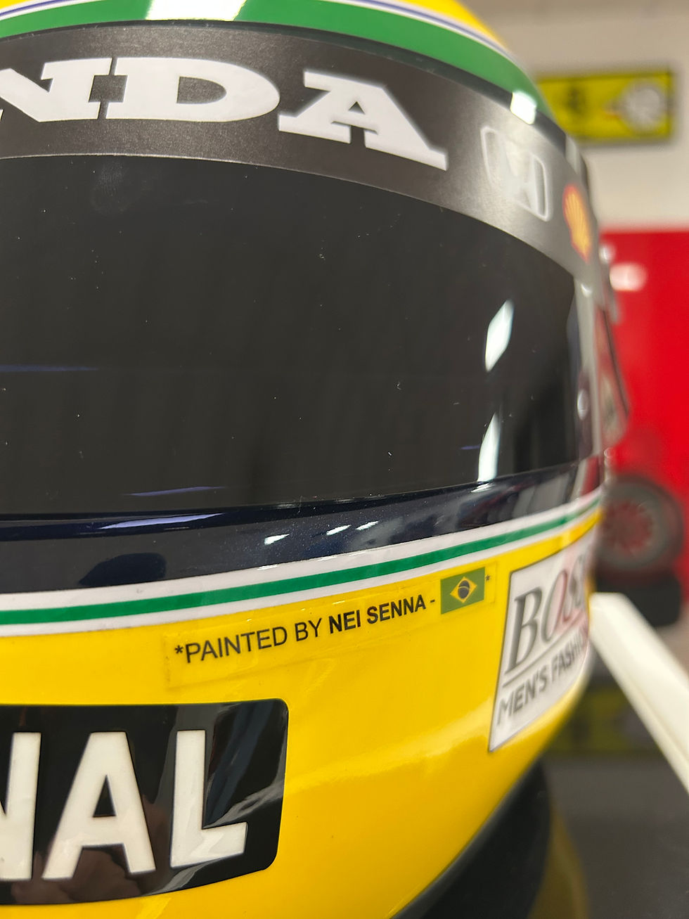 Miniatura: Casco da corsa con scritta PAINTED BY SID BONNA