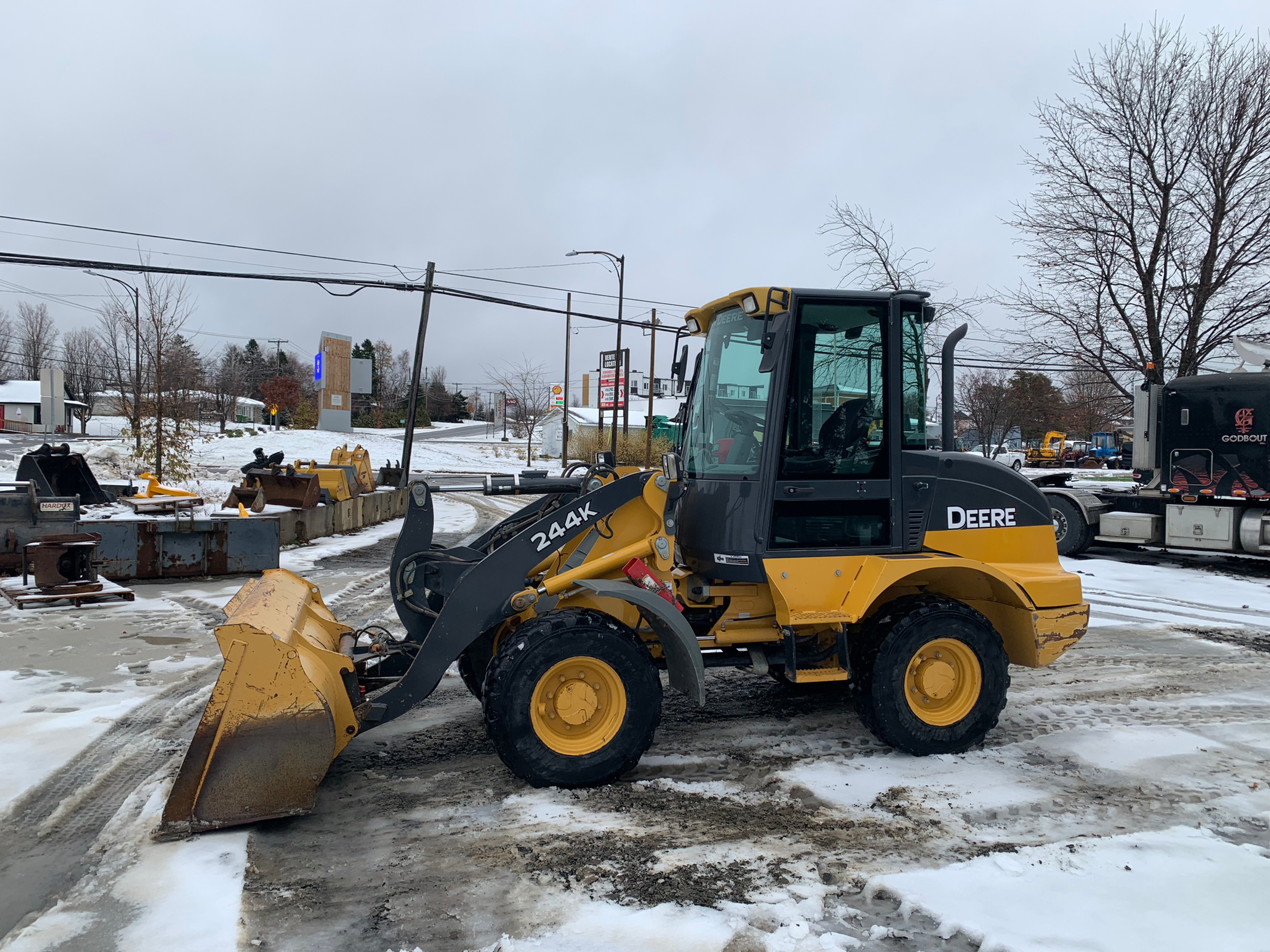 2015 JOHN DEERE 244K