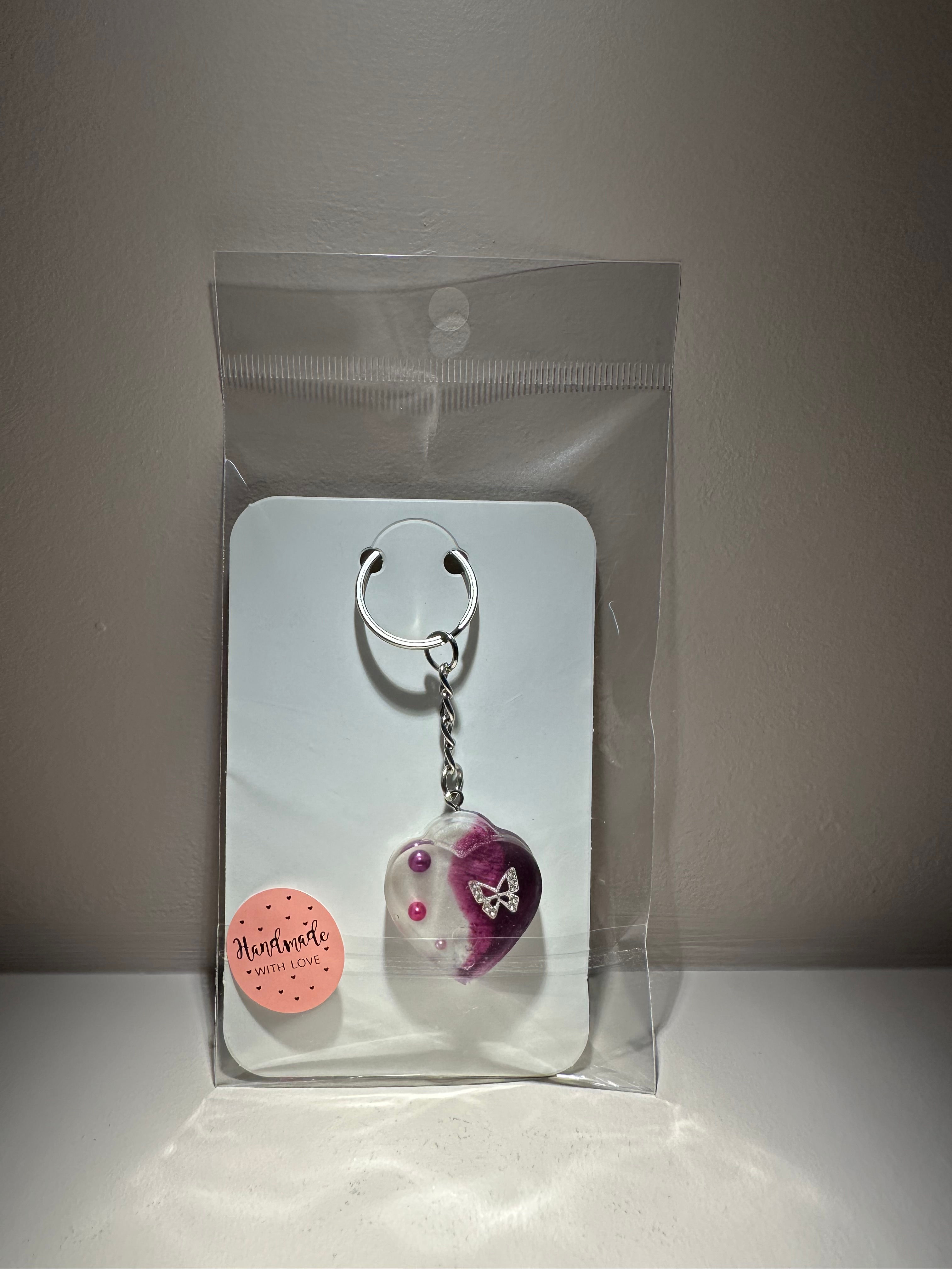 Schlüsselanhänger "Herz in Weiss/Lila"