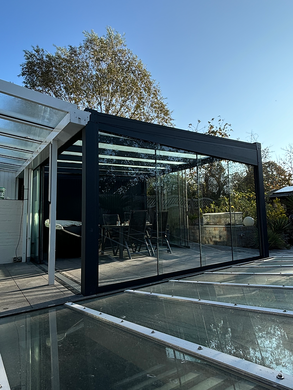 Terrassendach mit Glasschiebeelementen 