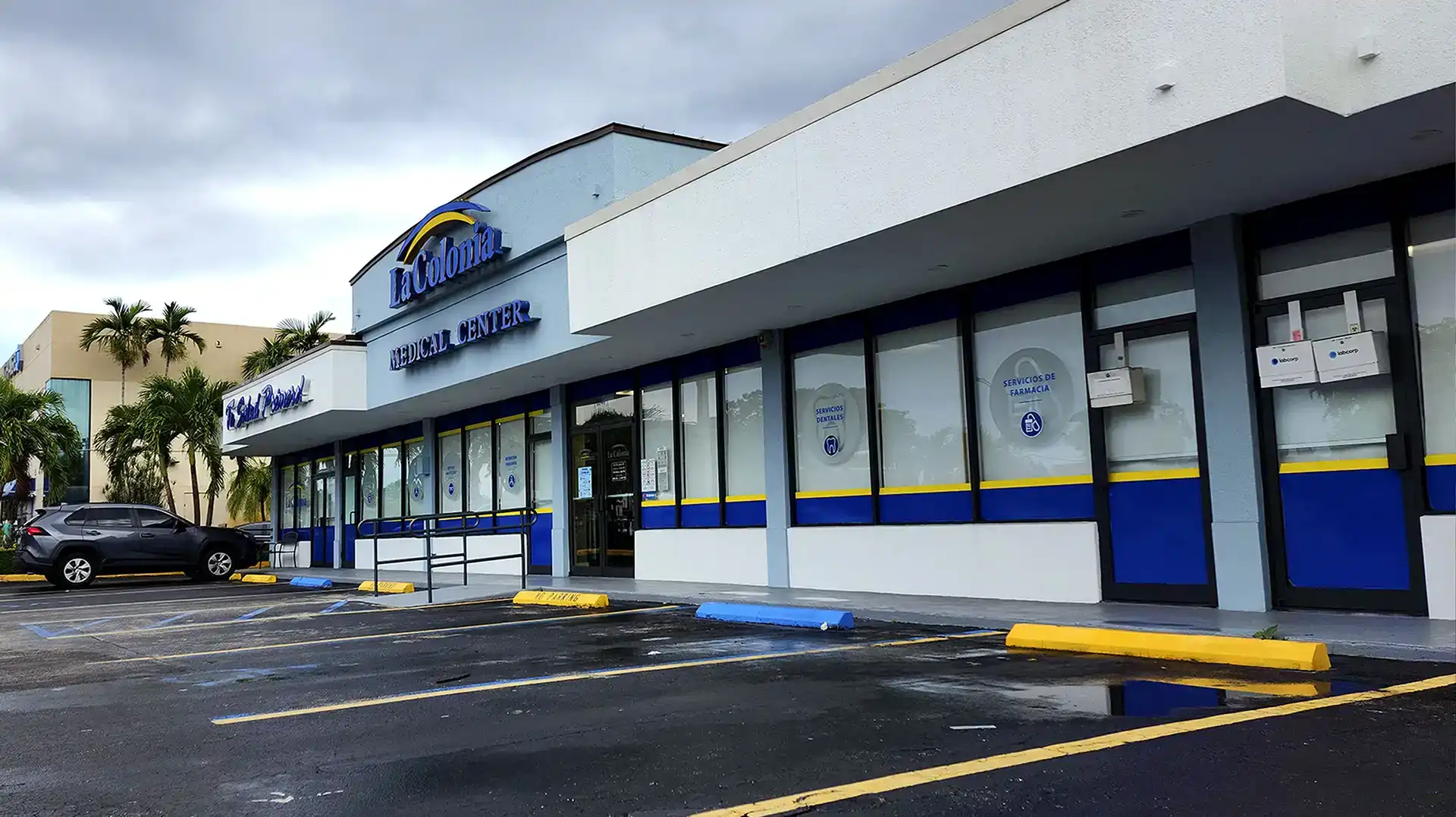 Imagen de la fachada del centro médico de La Colonia Medical Center, ubicado en la región de Westchester
