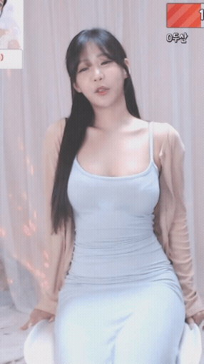 71606f_9b086a225d0a4acf92f028c4e30d70cf~mv2.gif