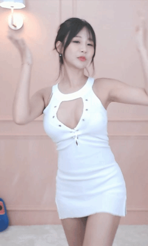 71606f_ac2b0c2223fe4e0fbb654fdaef4ac70f~mv2.gif