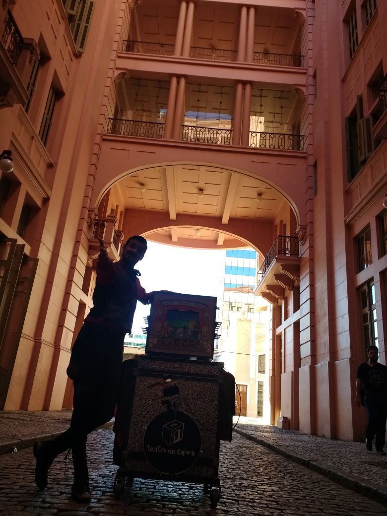 O Teatro de Caixa - CCMQ 2018