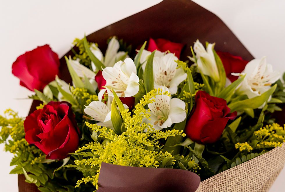 Miniatura: Buquê 6 Rosas com Astromerias