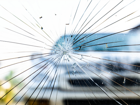 Is it safe to drive with a cracked windshield?